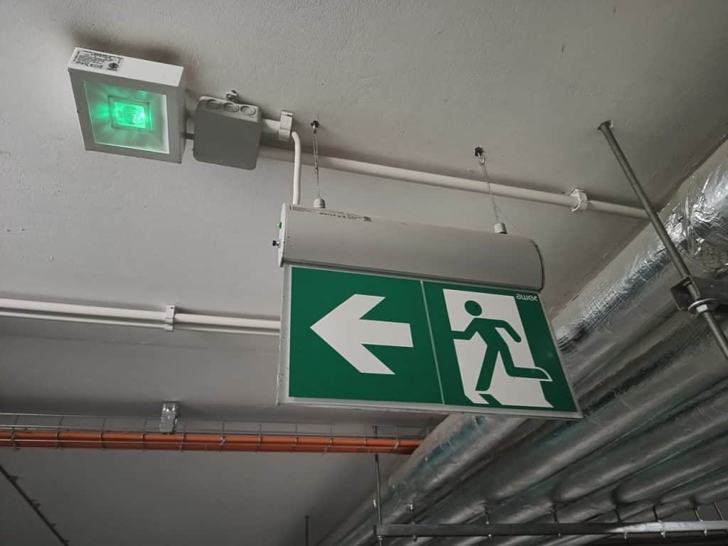 oświetlenie ewakuacyjne