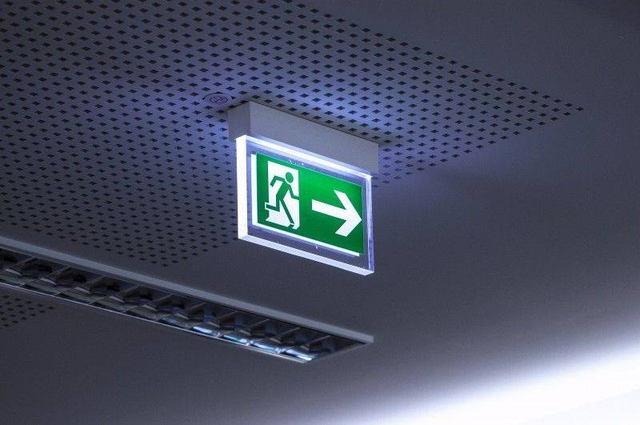 lampa oświetlenia ewakuacyjnego